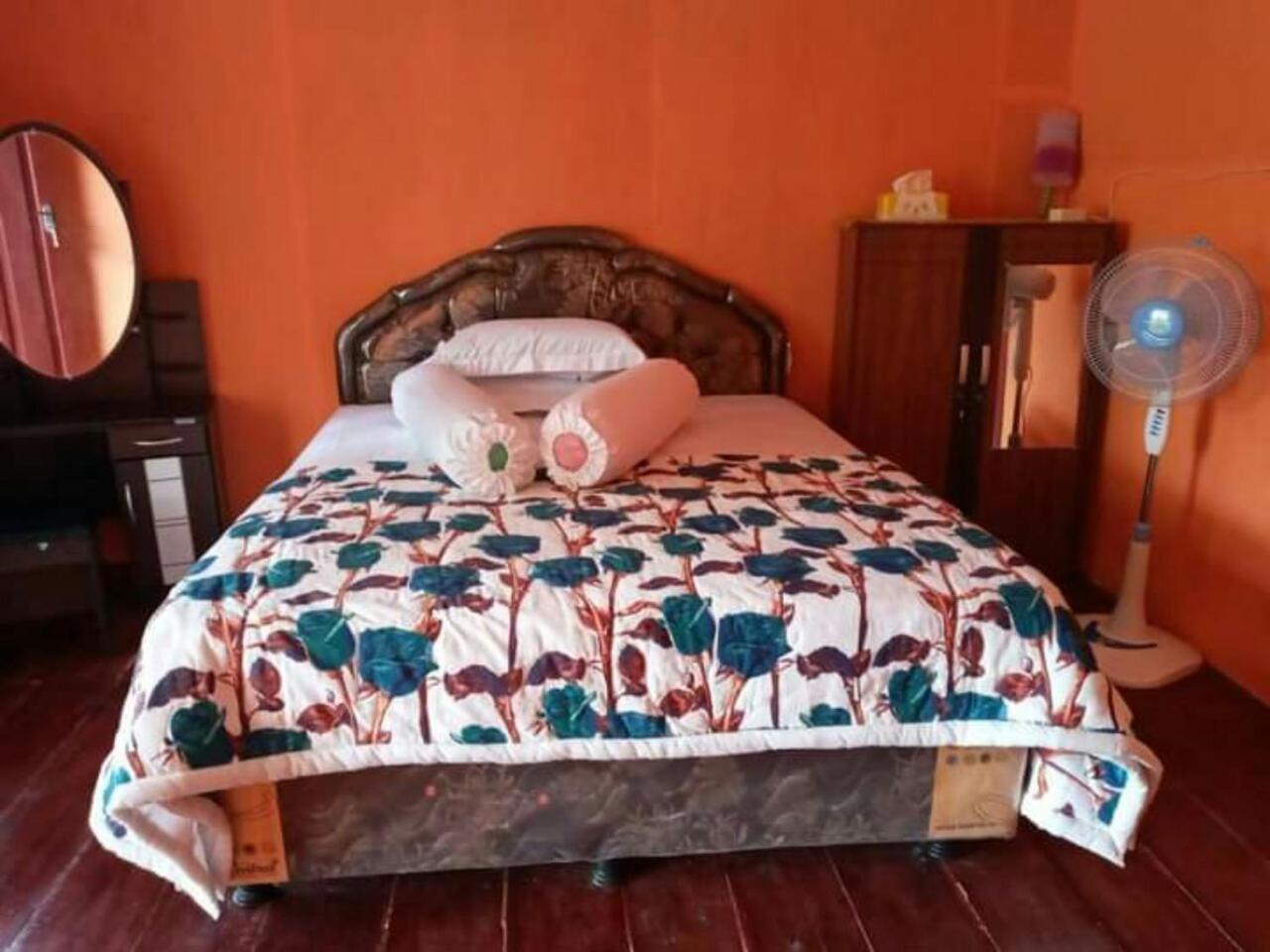 Nusa Nalan Beach Resort Rumah Olat Kamer foto