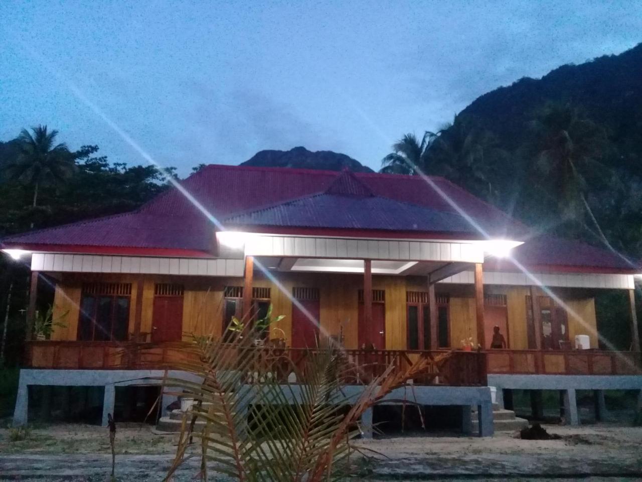 Nusa Nalan Beach Resort Rumah Olat Buitenkant foto