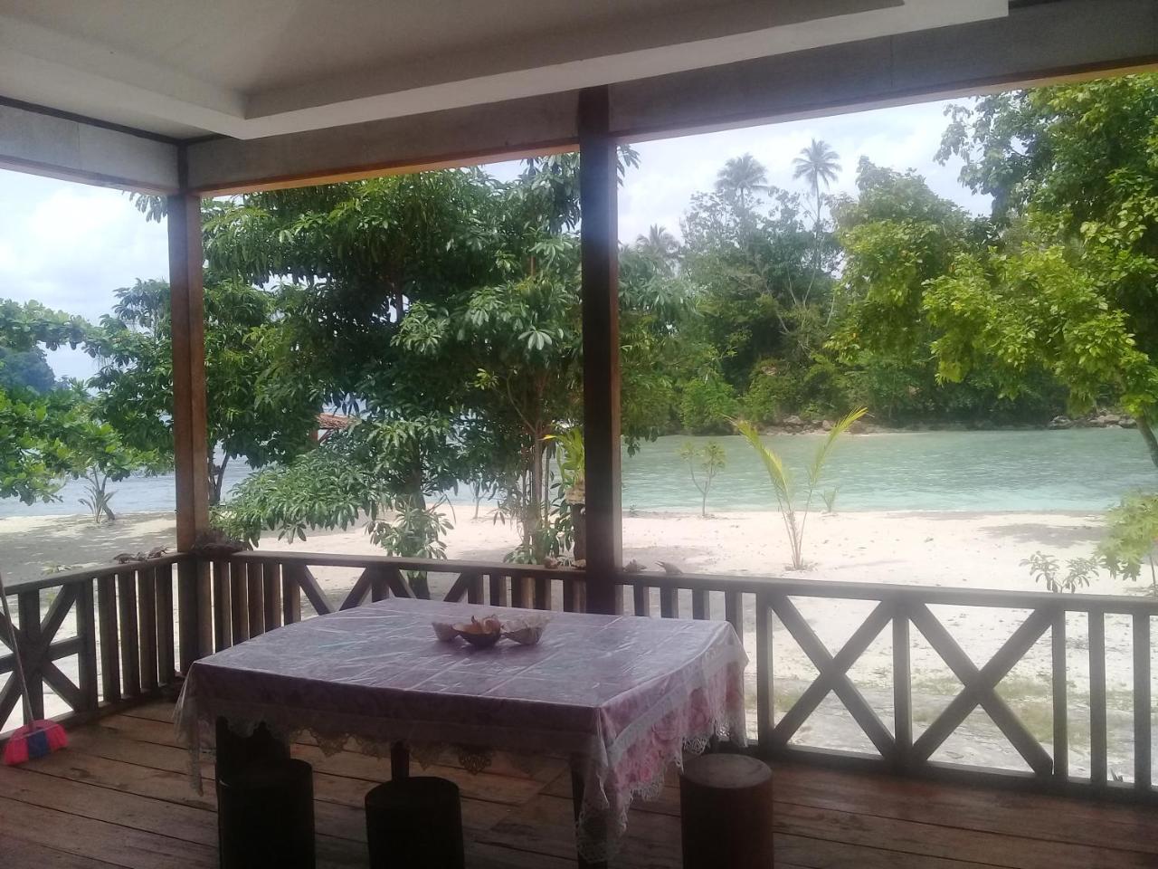Nusa Nalan Beach Resort Rumah Olat Buitenkant foto