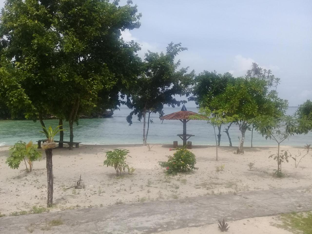 Nusa Nalan Beach Resort Rumah Olat Buitenkant foto