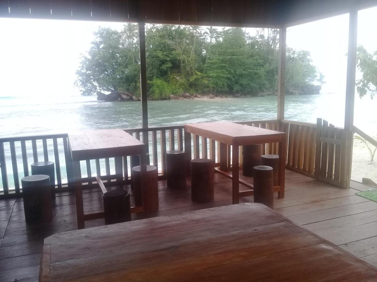 Nusa Nalan Beach Resort Rumah Olat Buitenkant foto