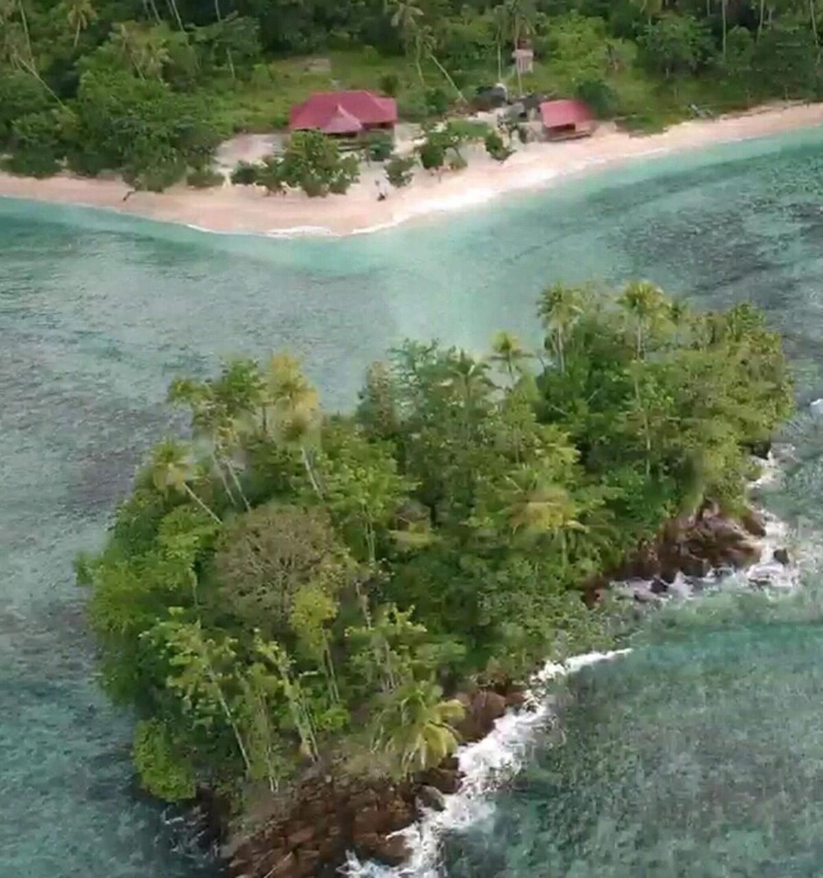 Nusa Nalan Beach Resort Rumah Olat Buitenkant foto