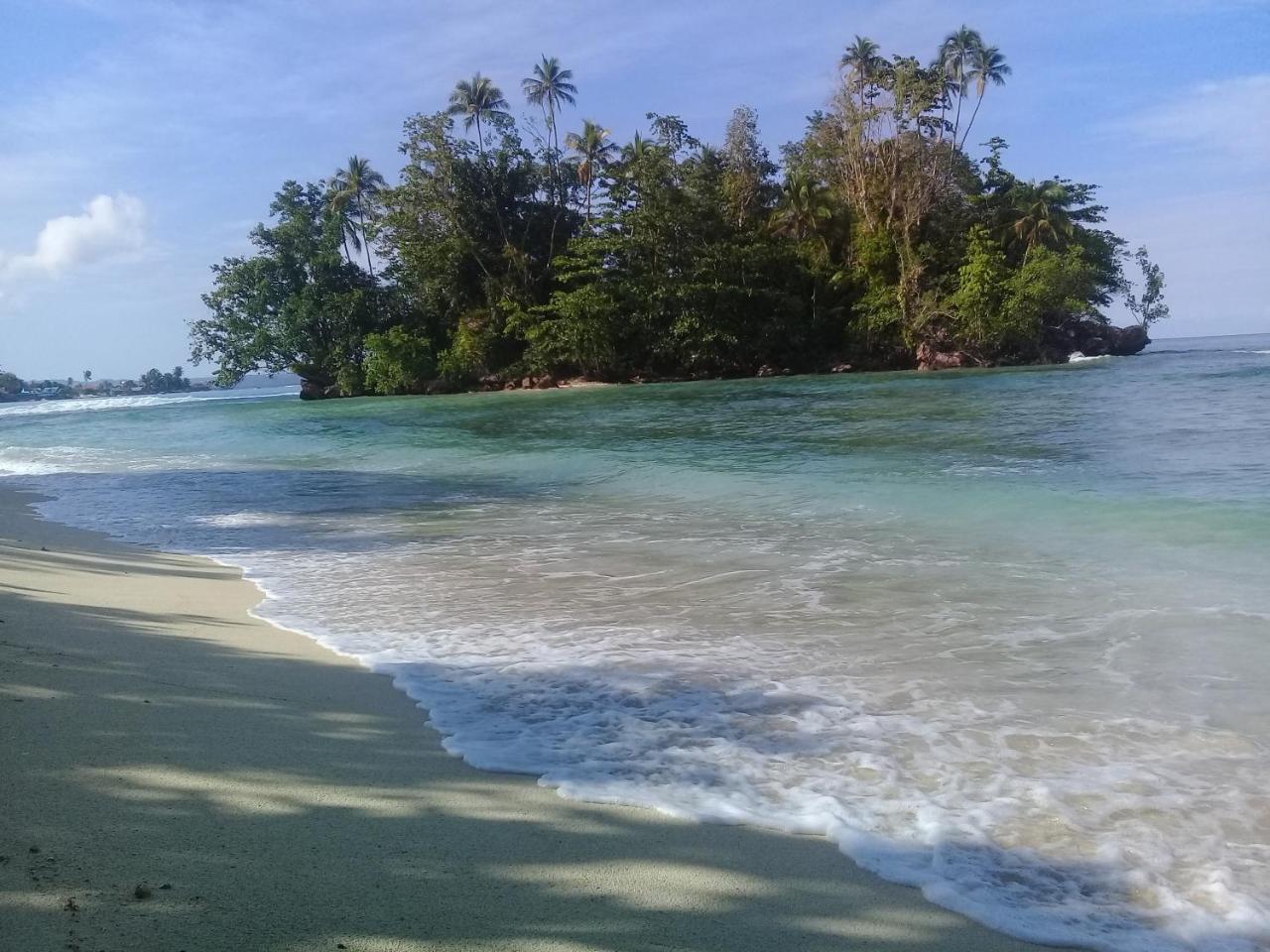 Nusa Nalan Beach Resort Rumah Olat Buitenkant foto